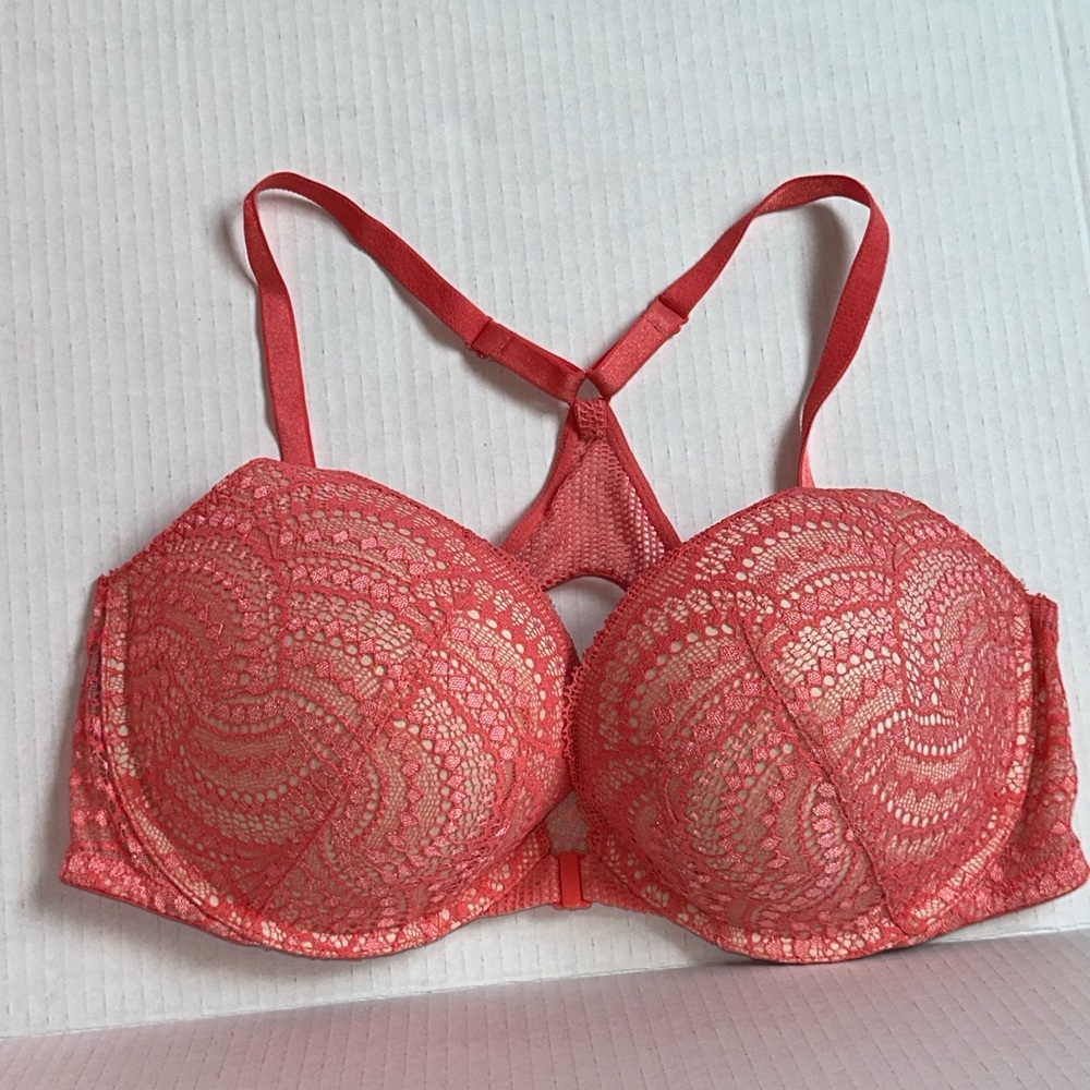 Victoria's Secret Coral Lace T-Shirt Bra with Racerback